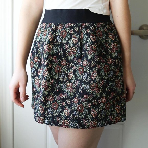 “Carpet Bag” Floral Mini Skirt - Picture 1 of 8